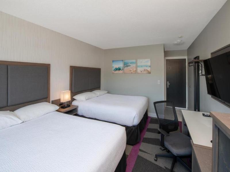 The Spot At Porpoise Bay Hotel & Marina image
