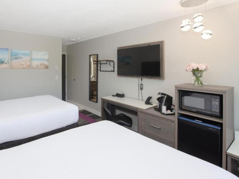 The Spot At Porpoise Bay Hotel & Marina image