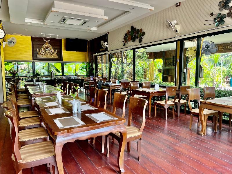 Kokhaburi Hotel By Zuzu image