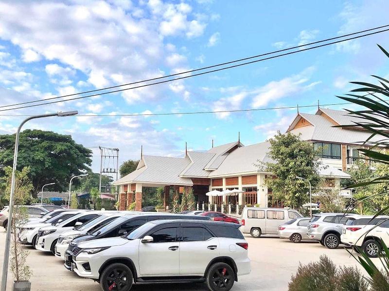 Kokhaburi Hotel By Zuzu image