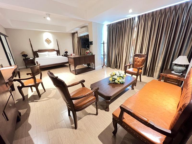 Kokhaburi Hotel By Zuzu image