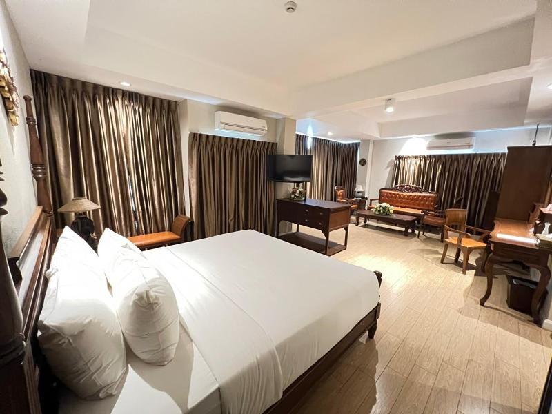 Kokhaburi Hotel By Zuzu image