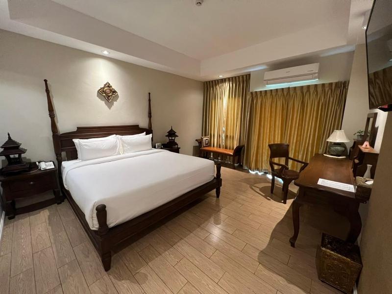 Kokhaburi Hotel By Zuzu image