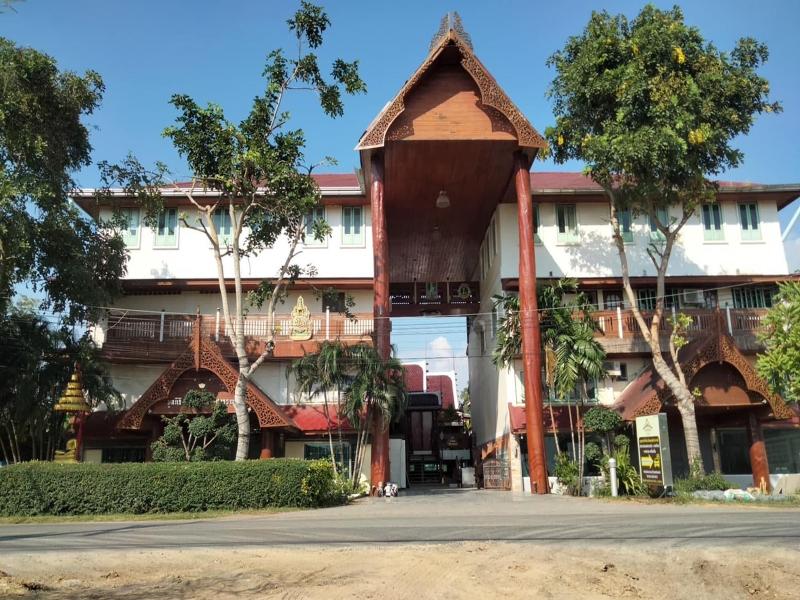Ruenthai Ayutthaya Resort And Restaurant By Zuzu image