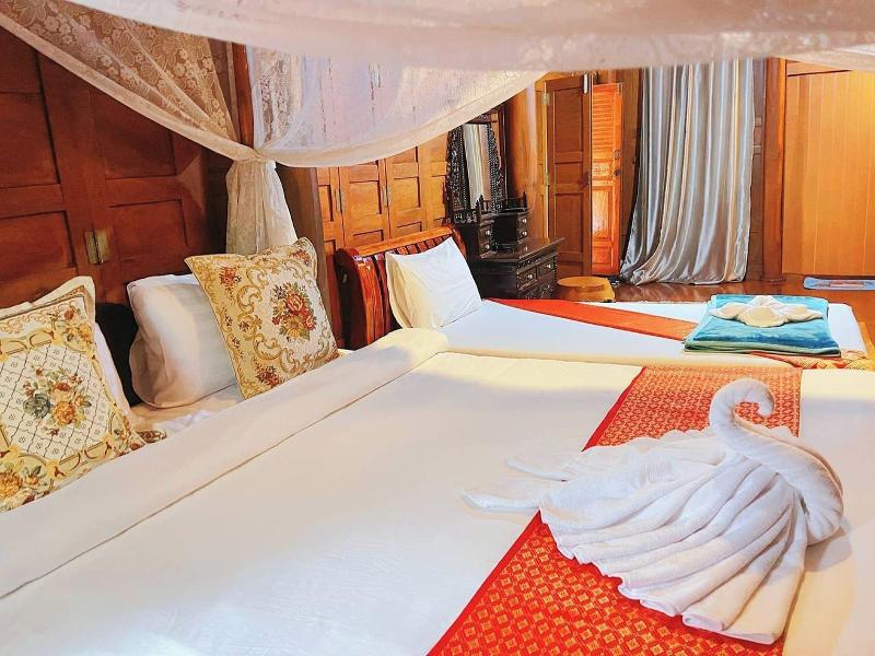 Ruenthai Ayutthaya Resort And Restaurant By Zuzu image
