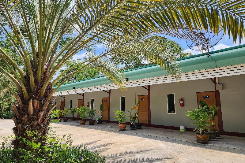 Rung Rueng Resort By Zuzu image 9