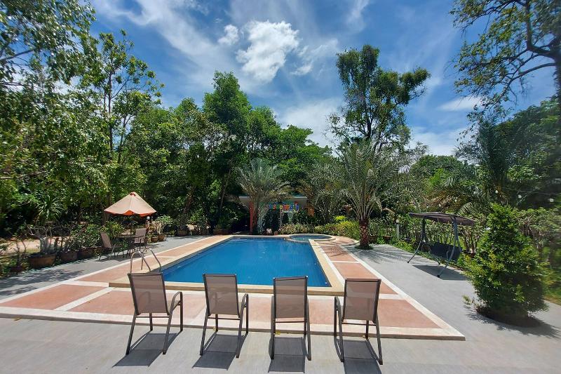 Rung Rueng Resort By Zuzu image 10