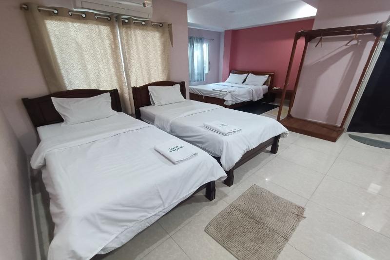 Baansuwanna Hotel By Zuzu image