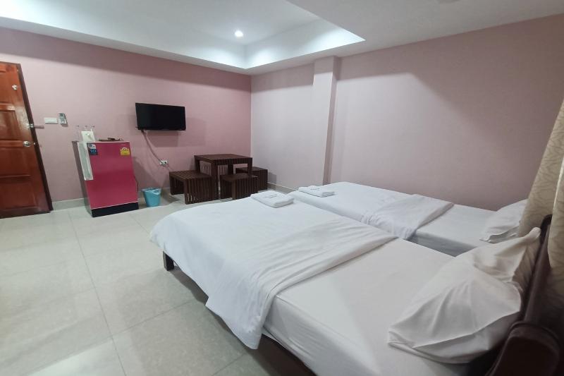 Baansuwanna Hotel By Zuzu image