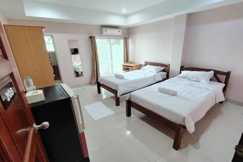 Baansuwanna Hotel By Zuzu image