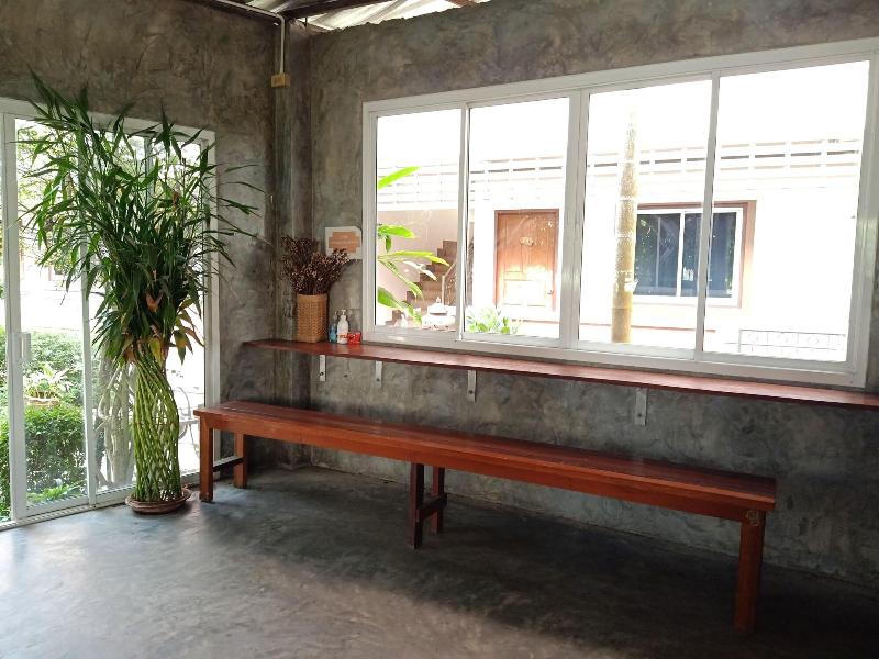 Phumchan Place Hotel By Zuzu