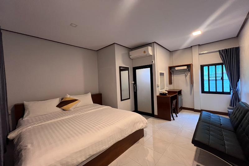 Lan Bua Resort By Zuzu image