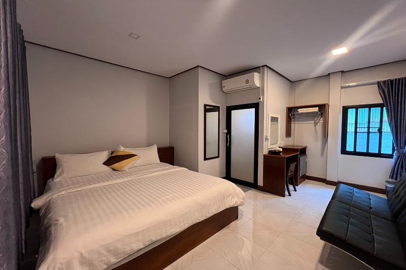 Lan Bua Resort By Zuzu image