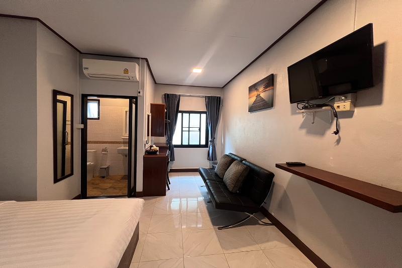 Lan Bua Resort By Zuzu image