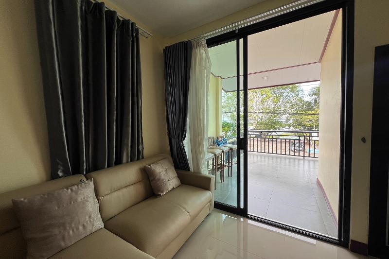 Lan Bua Resort By Zuzu image