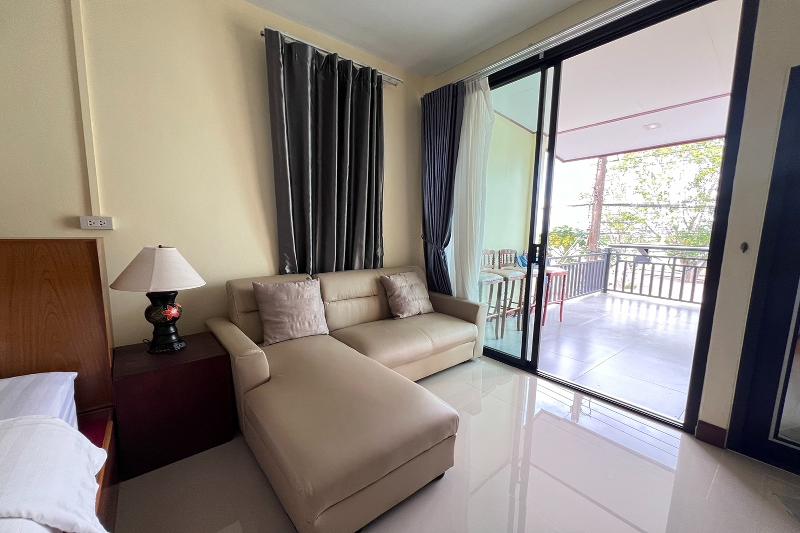 Lan Bua Resort By Zuzu image
