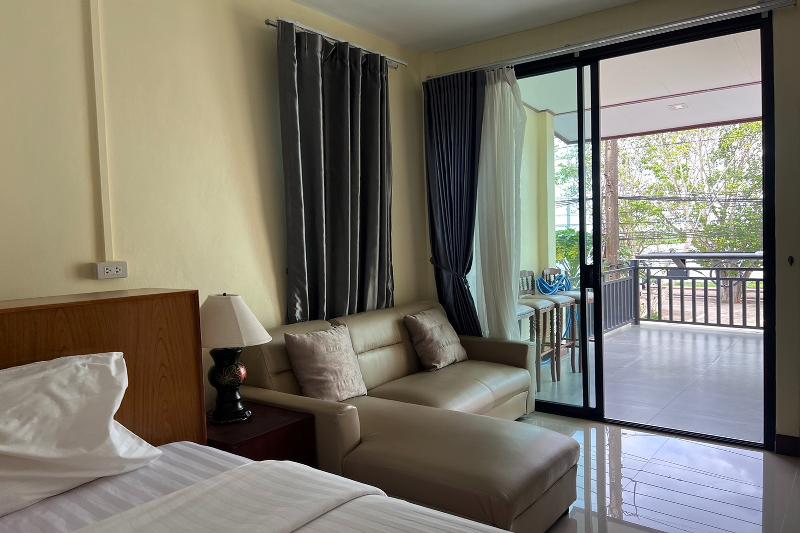 Lan Bua Resort By Zuzu image