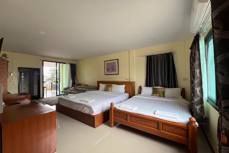 Lan Bua Resort By Zuzu image