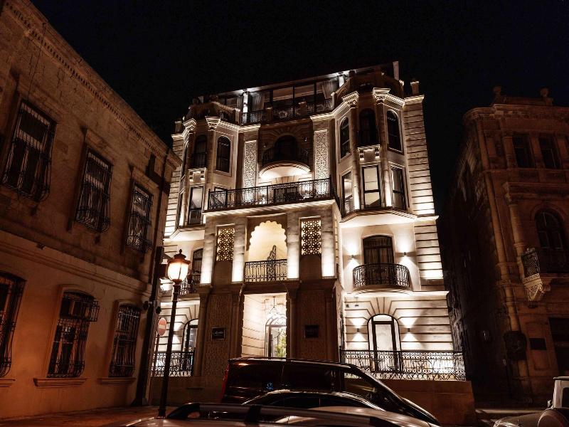 Seven Gates Hotel image