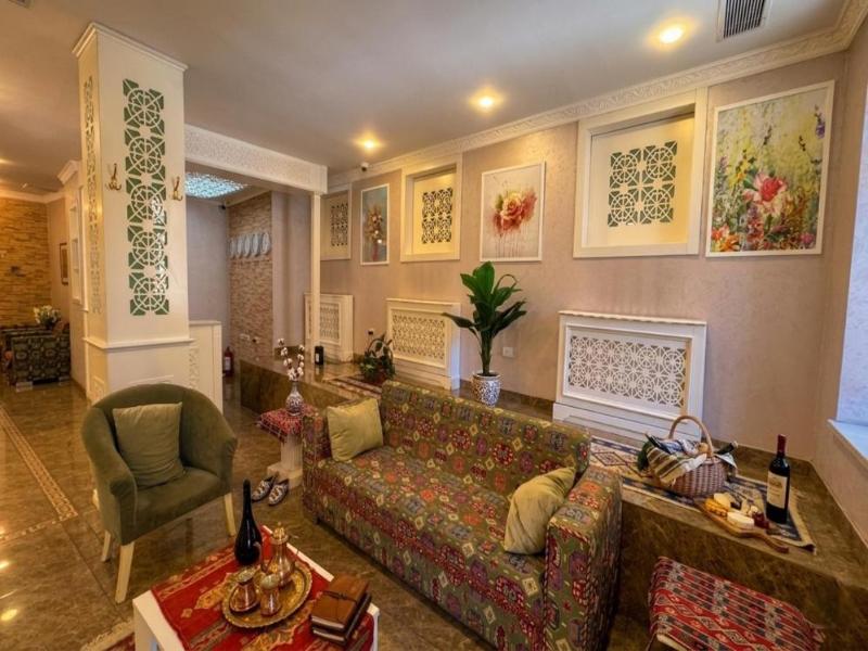 Seven Gates Hotel image
