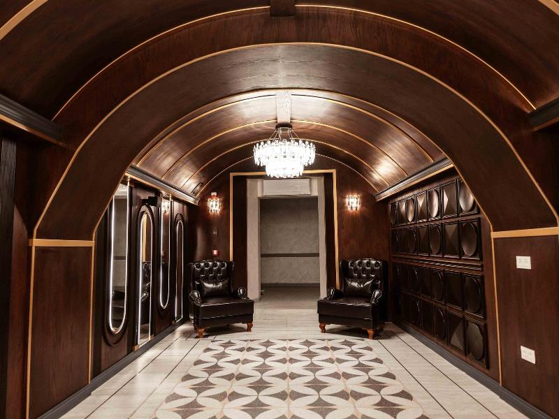 Seven Gates Hotel image