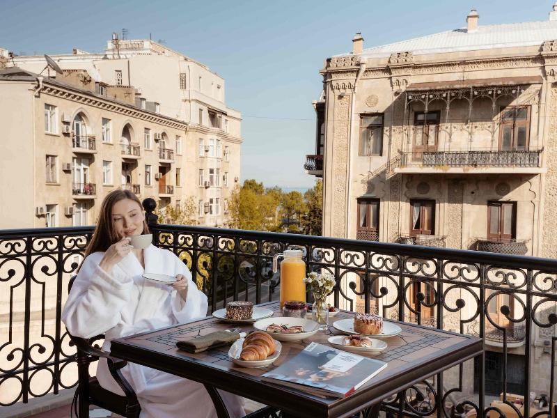 Seven Gates Hotel image