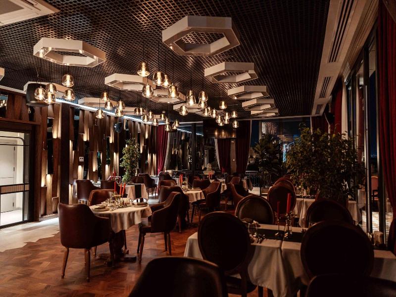 Seven Gates Hotel image
