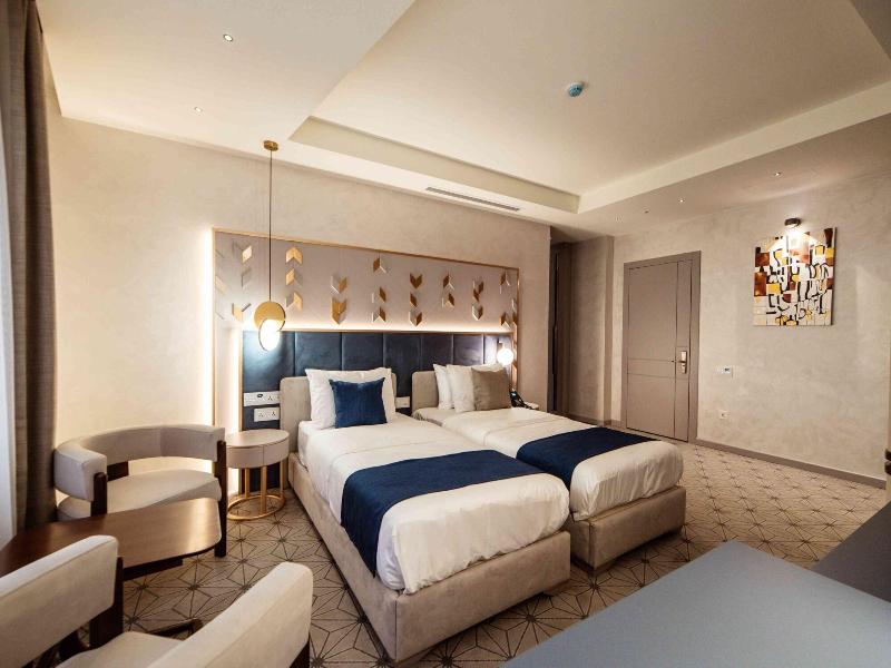Seven Gates Hotel image