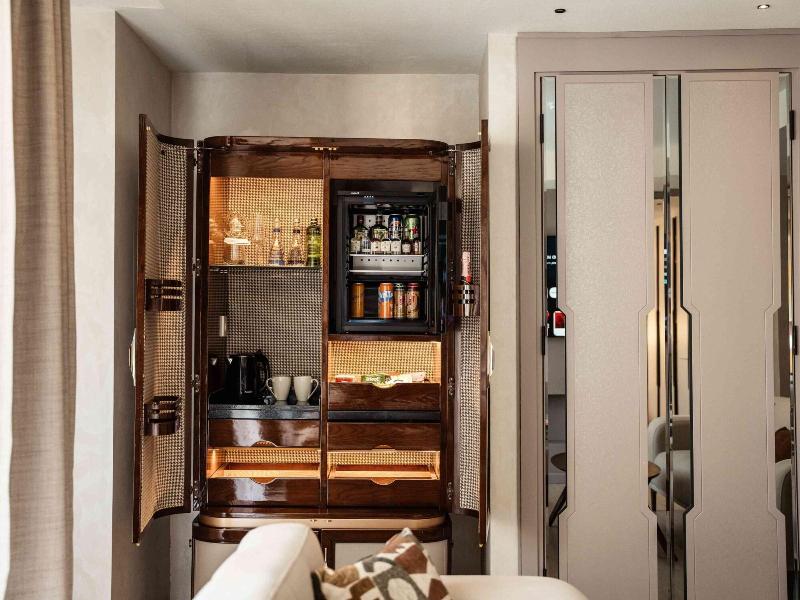 Seven Gates Hotel image