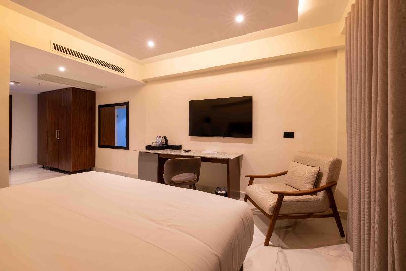 Palms By Eagles Airport City (formerly Holidayinn) image