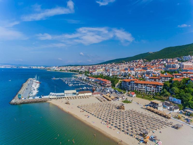 Sea Vista Hotel image