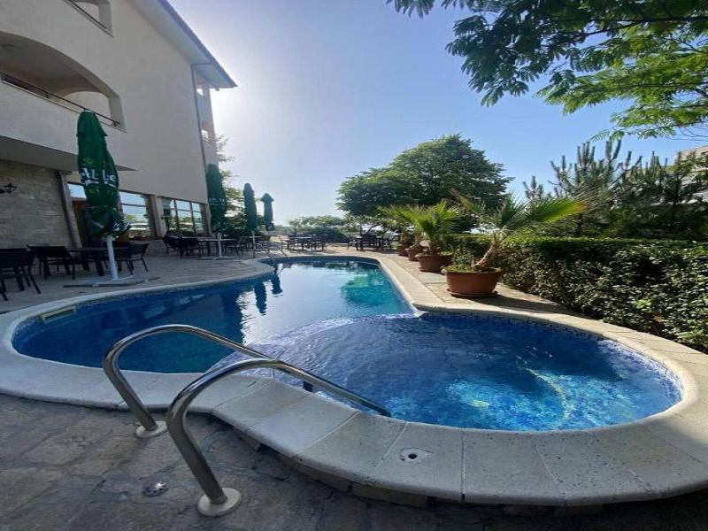 Sea Vista Hotel image