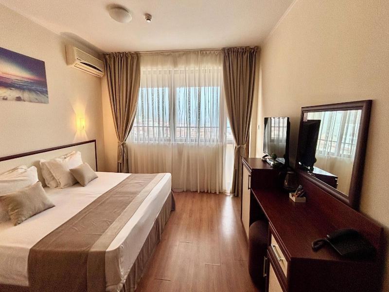 Sea Vista Hotel image