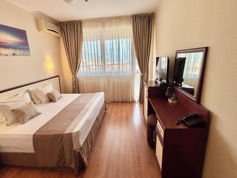 Sea Vista Hotel image