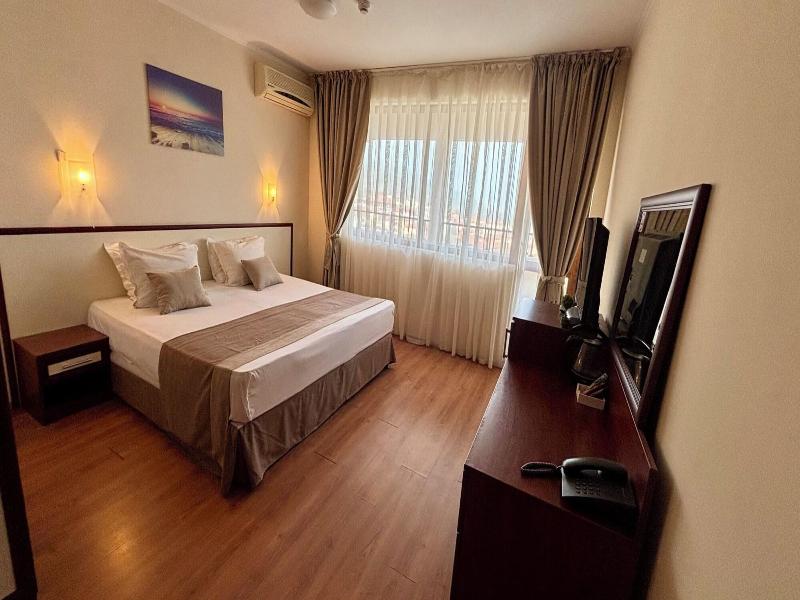 Sea Vista Hotel image