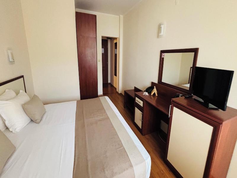 Sea Vista Hotel image