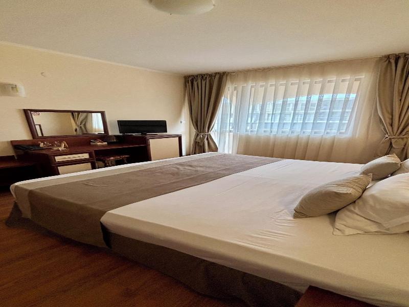 Sea Vista Hotel image