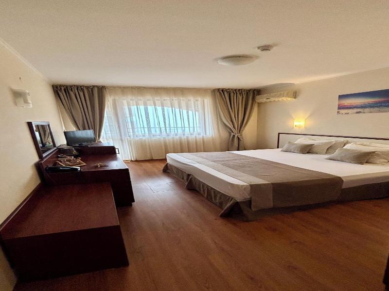 Sea Vista Hotel image