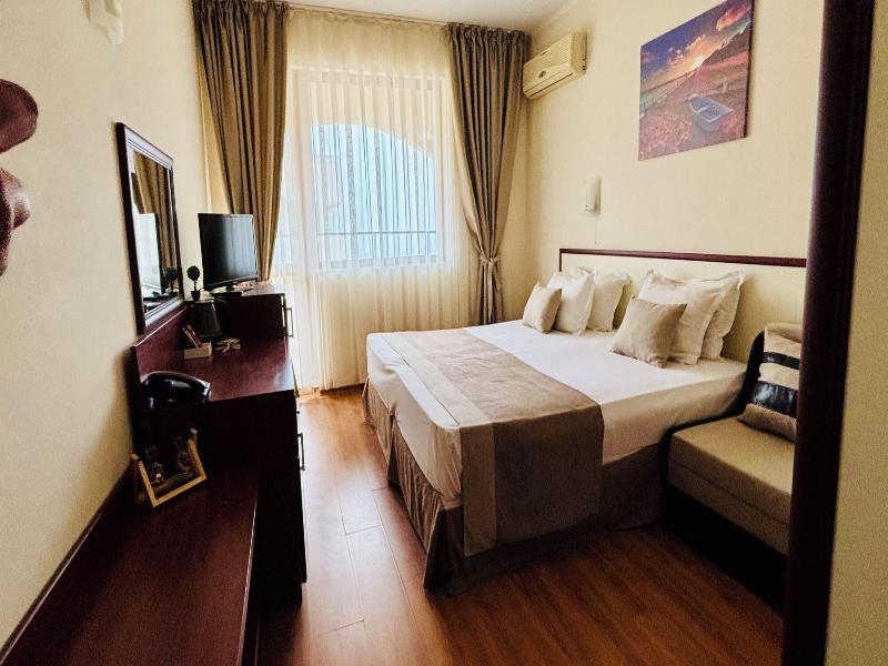 Sea Vista Hotel image