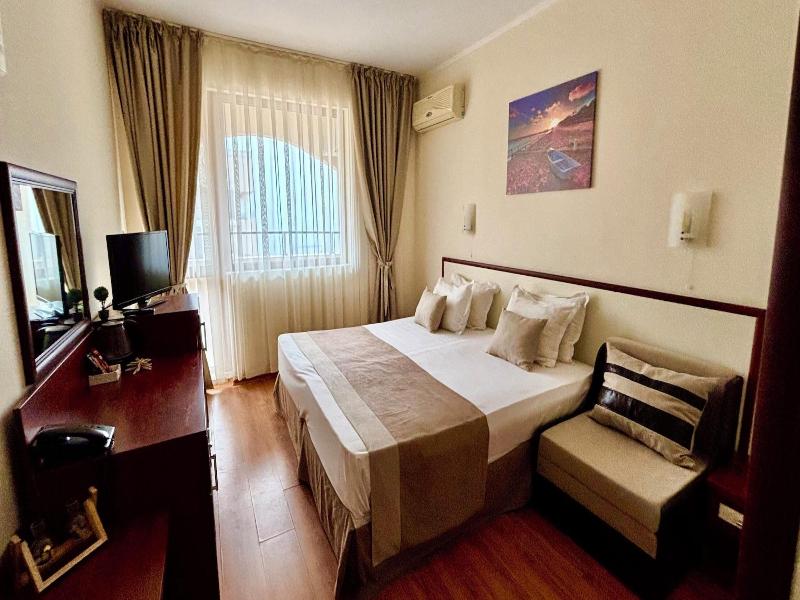 Sea Vista Hotel image