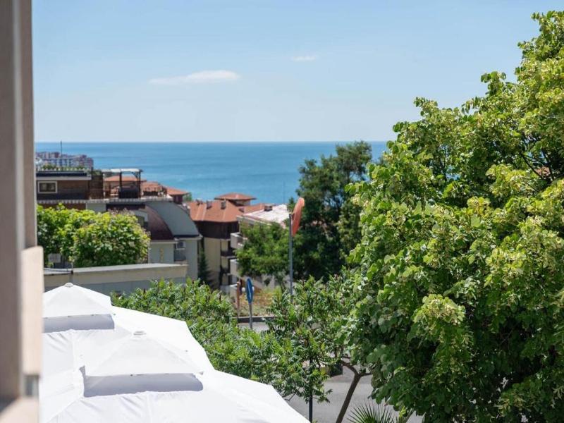 Sea Vista Hotel image