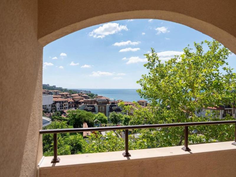 Sea Vista Hotel image