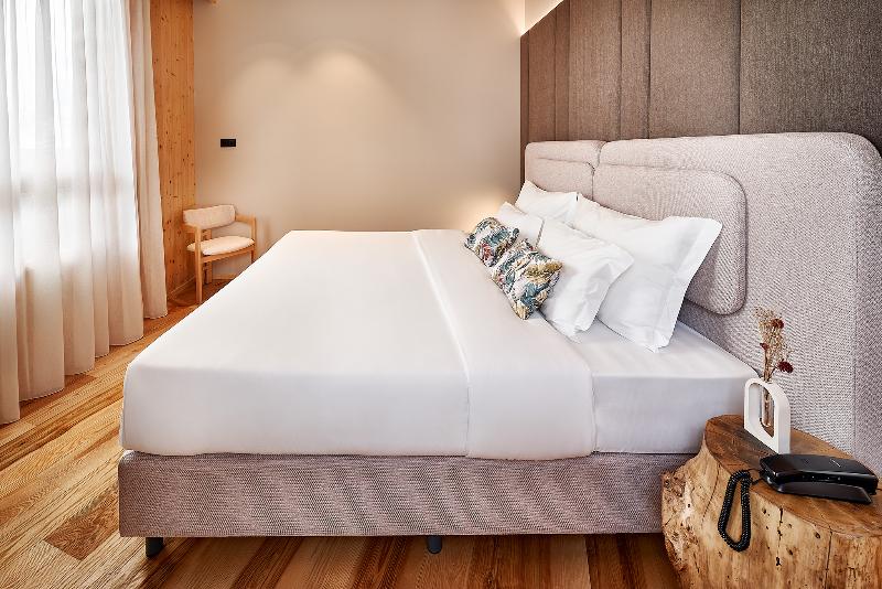 The Log Porto Hotel image