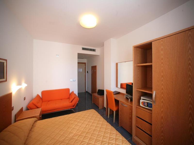 Hotel Yria image