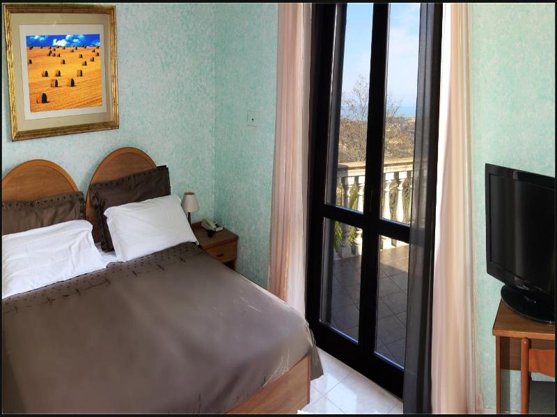 Il Corbezzolo image