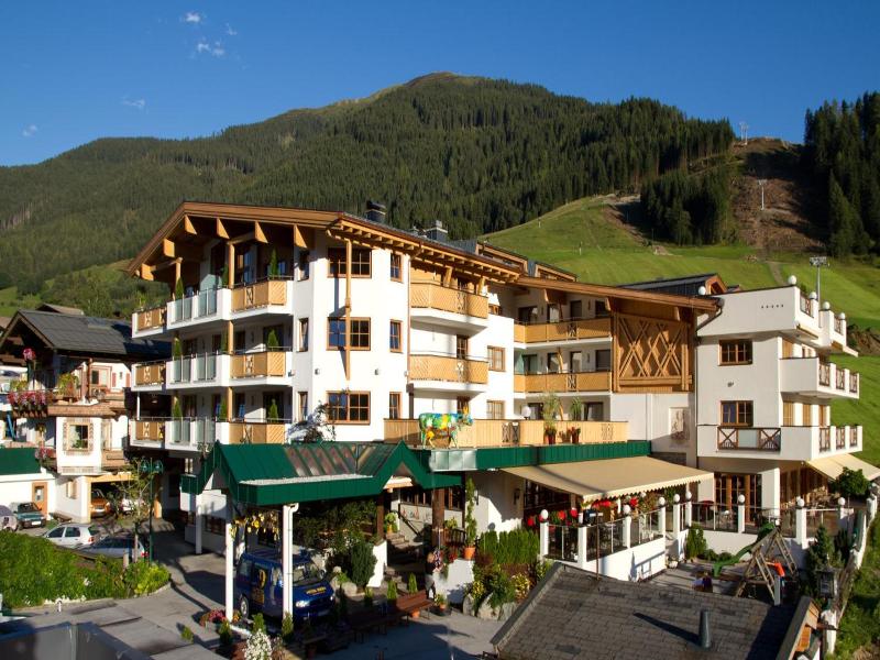 Wellness- Und Familienhotel Egger image
