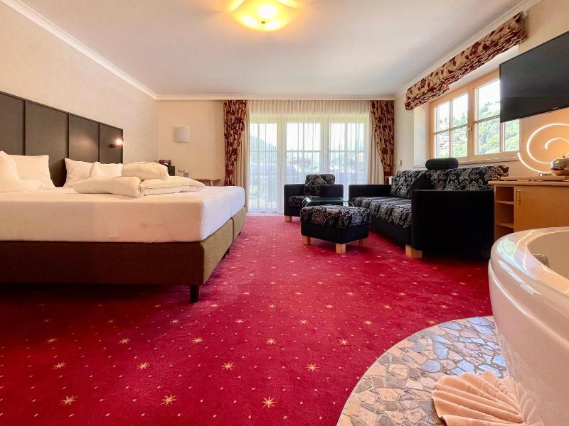 Wellness- Und Familienhotel Egger image