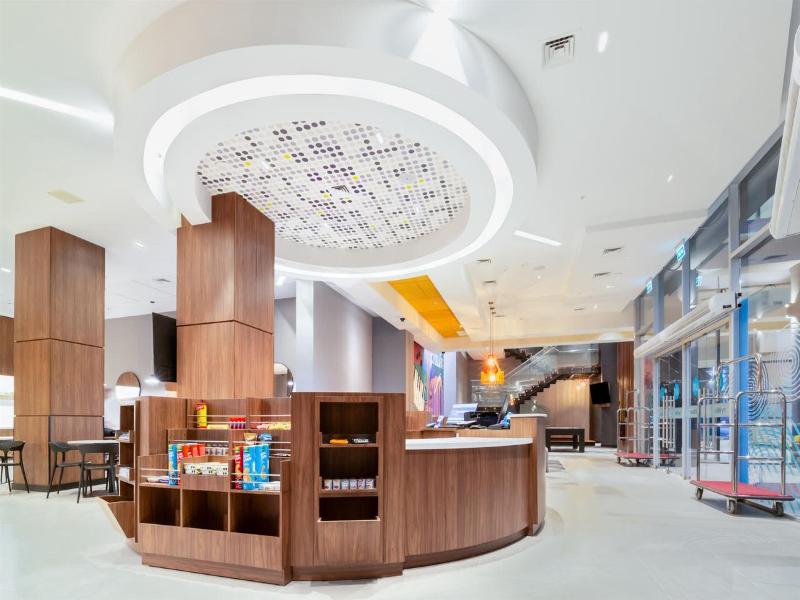 Tru By Hilton Chillan Ferrat image