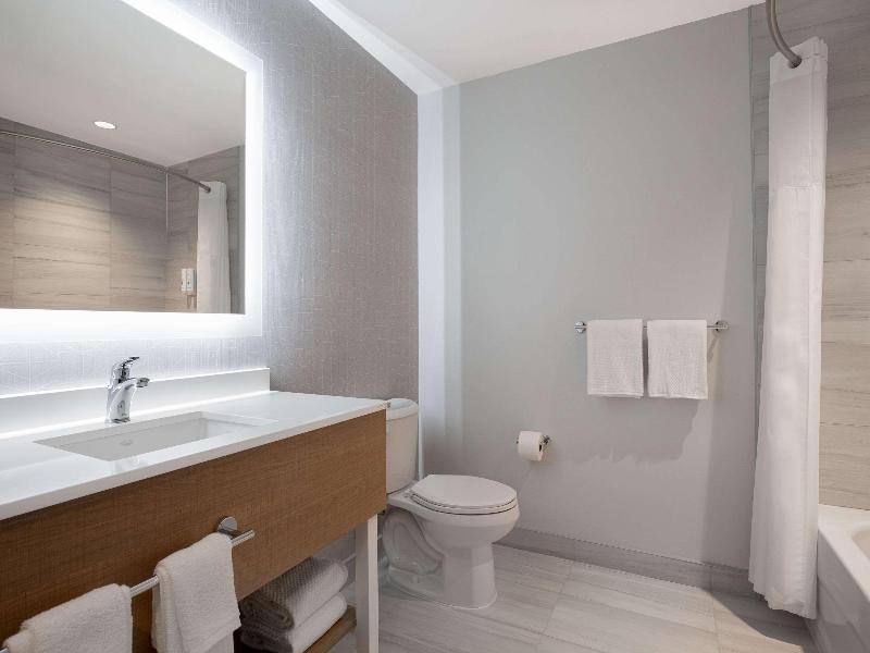 Quality Inn & Suites Prescott ON image