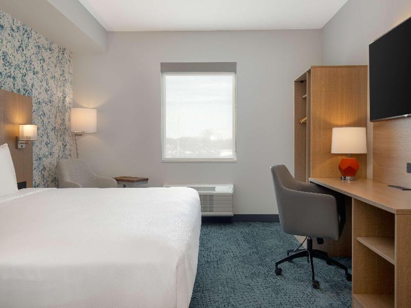Quality Inn & Suites Prescott ON image